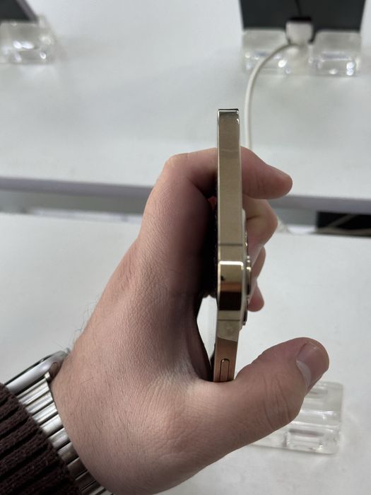 Айфон 12про макс 256гб 75%