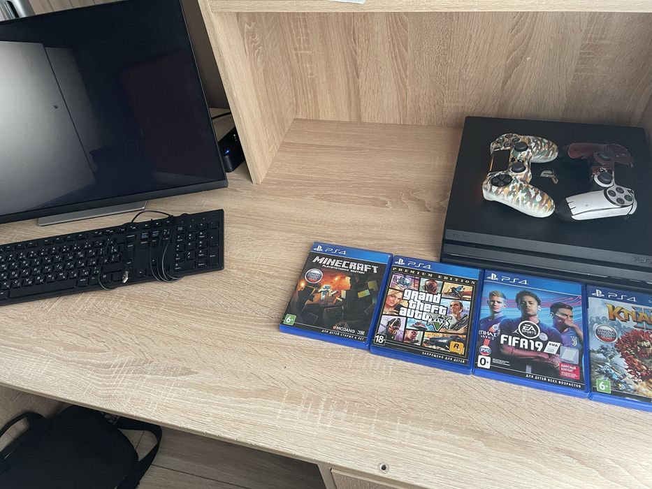 Пс 4 про в отличном состоянии ТОРГ