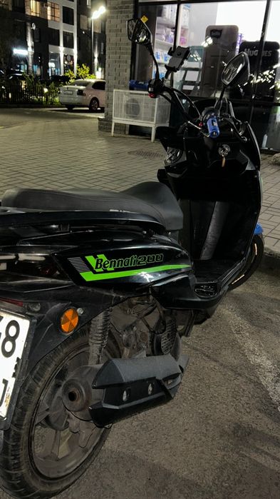 Продам скутер bennali