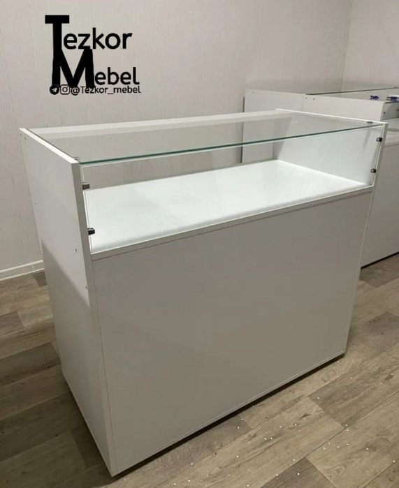 Витрина стеллаж полка магазин аптека