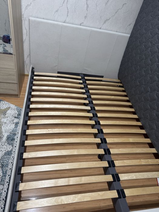 Кровать для спальней