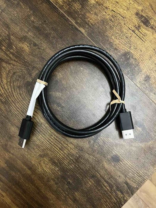 Комплект компютърни аксесоари – клавиатура + 2 мишки + DisplayPort каб