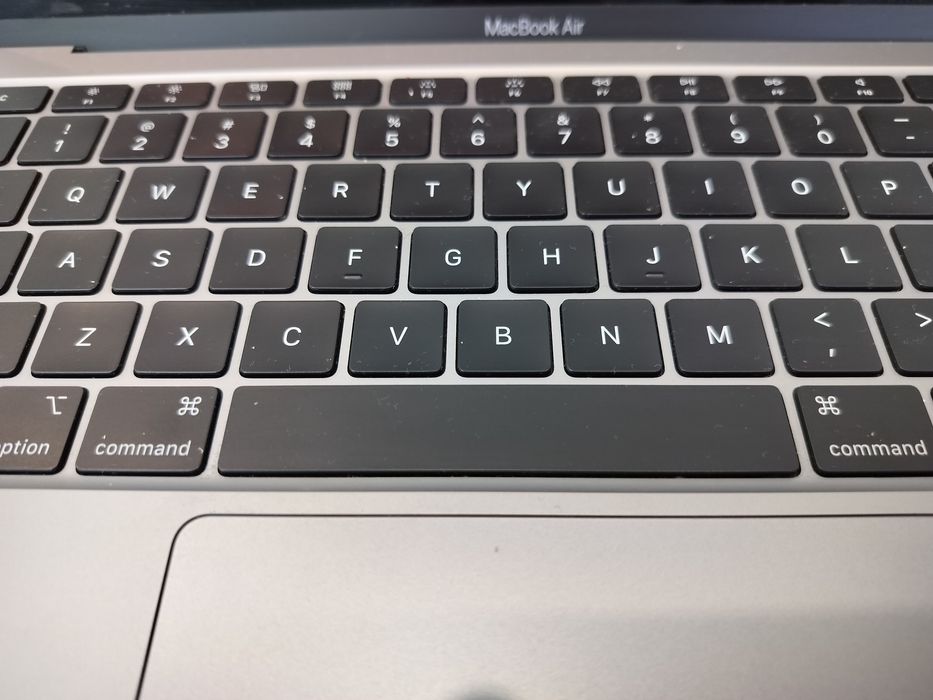 Очень срочно MacBook Air 13-inch