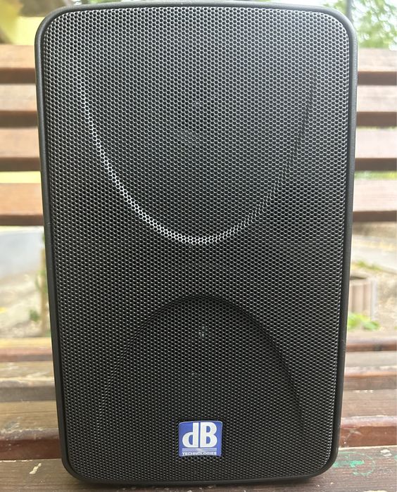 Колонка DB с микрофоном