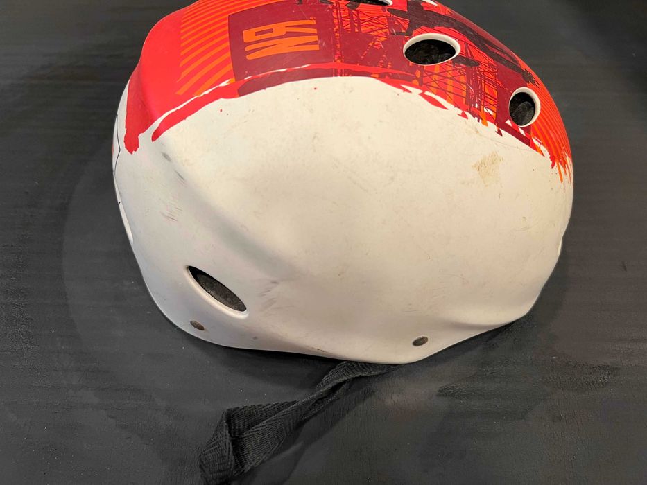 Casca Skateboard Crazy Creek No Rules