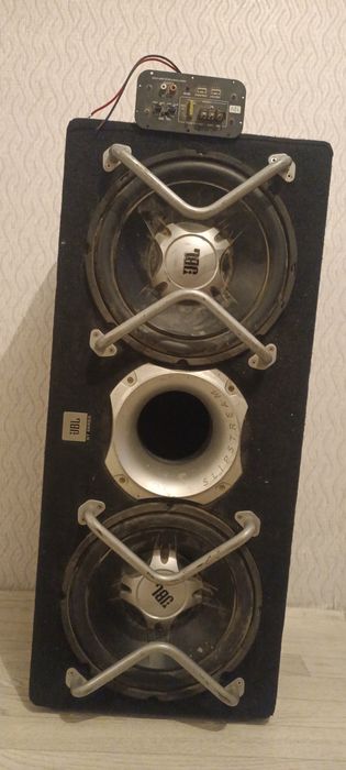 Продам сабвуфер срочно