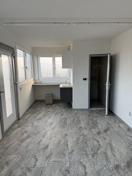 Containar   Tip birou locuinta ,cu bae ,bucatare  7 lungime 3,30 latim