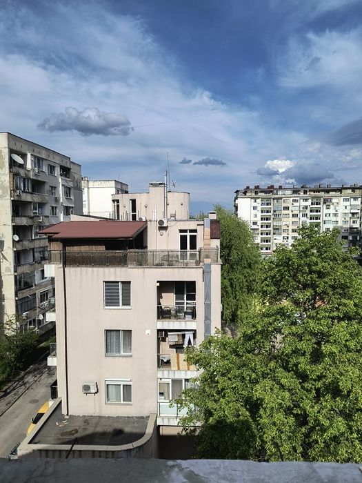 Давам под наем студио в Надежда 2