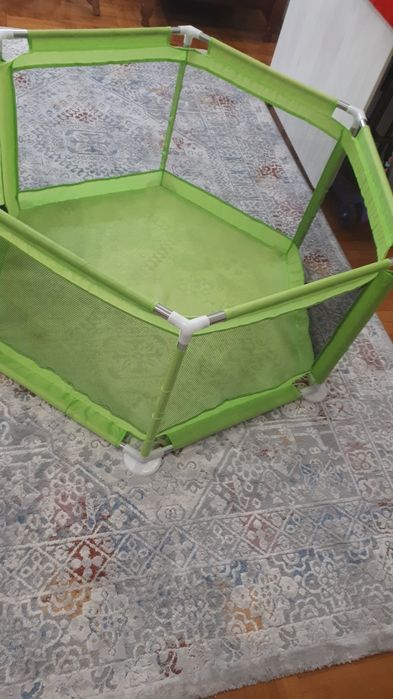 Детский мир продам манеж.