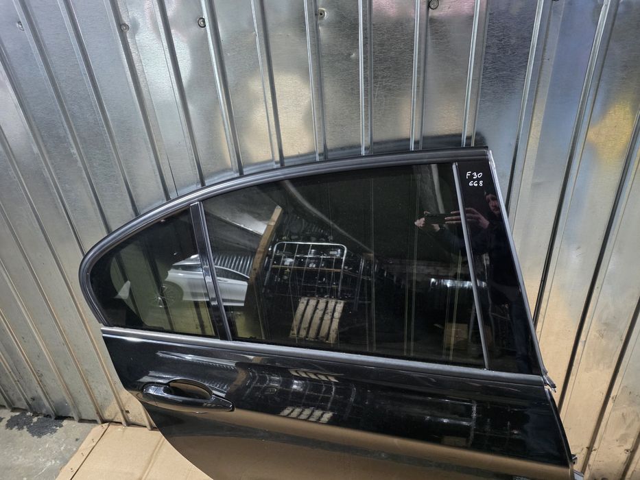 Ușă față spate stânga dreapta BMW seria 3 F30 f31 culoare negru 668