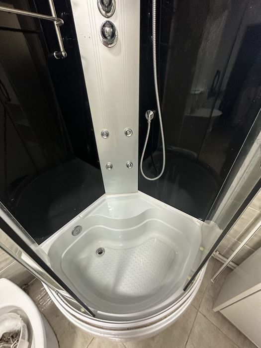 Cabina de dus cu hidromasaj