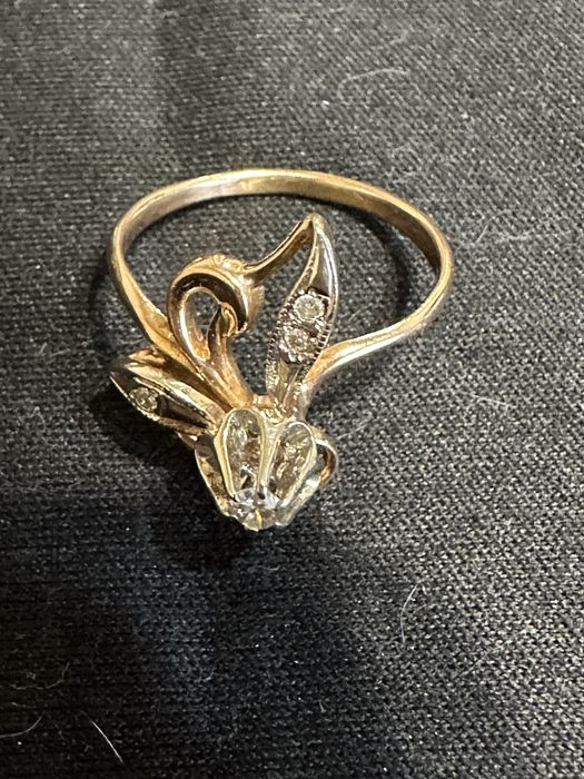 Кольцо с бриллиантами