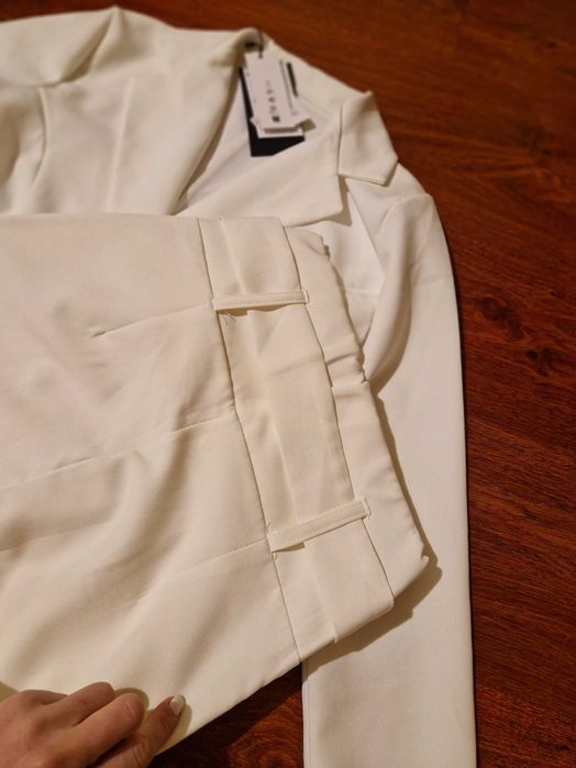 НОВО! Дамски комплект сако и панталон!