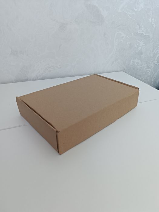 Подарочная коробка