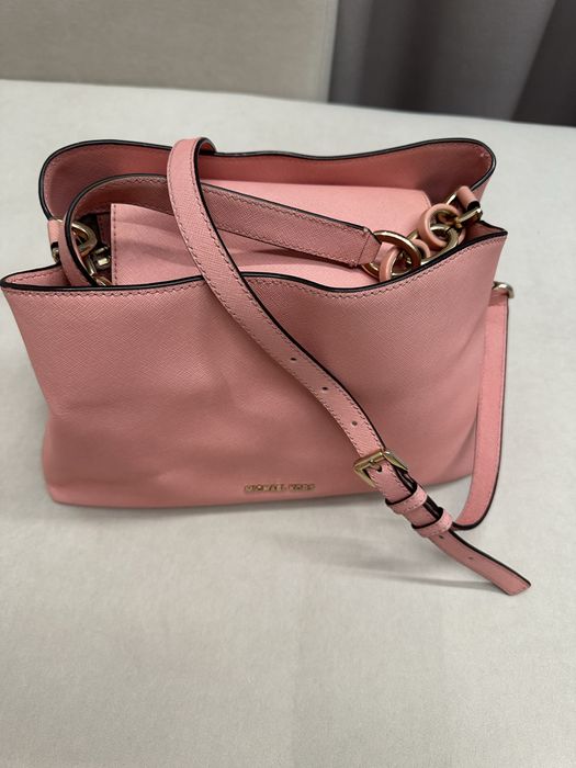 Продам сумку оригинал MK