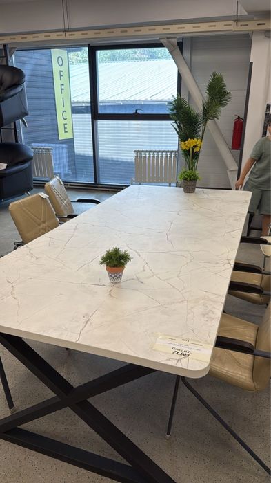 Диван стол жарты бағасында