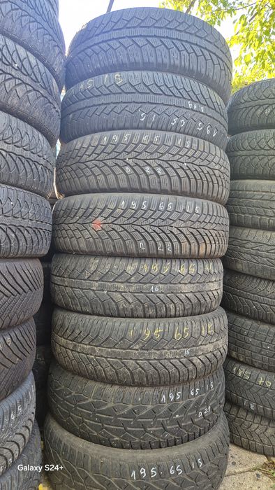 două cauciucuri; 195 65 15 de iarnă m+s
