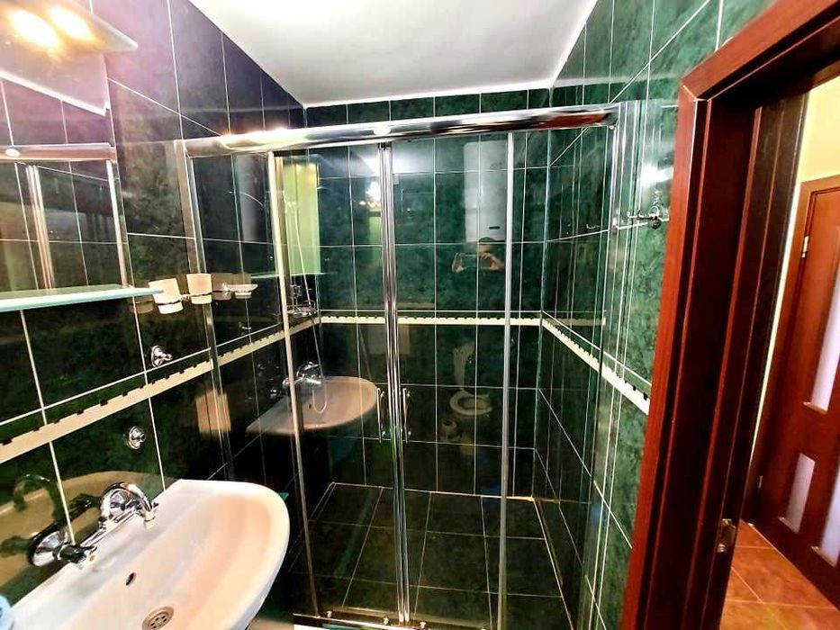 Дава се под наем Двустаен апартамент в Бургас, Център - 80 кв.м за 331.5 € - Снимка #3