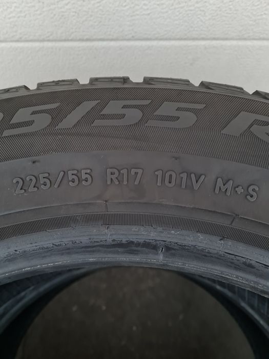 Зимни гуми 2 броя PIRELLI SottoZero3 225 55 R17 дот 2421