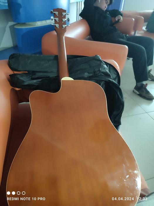 гитара сатамын жағдайы жақсы