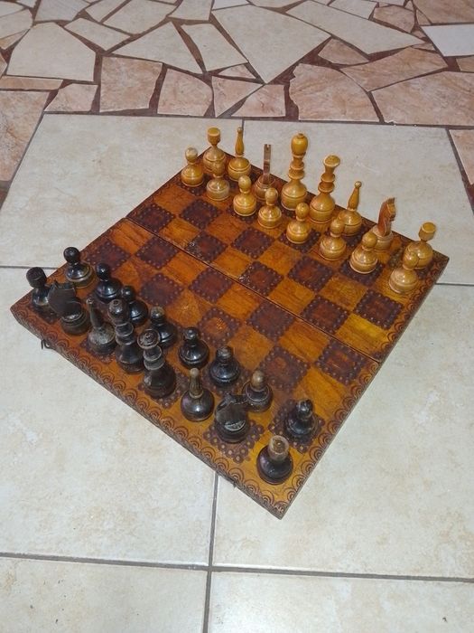 Стар дървен шах- Размери - 34 х 34см.