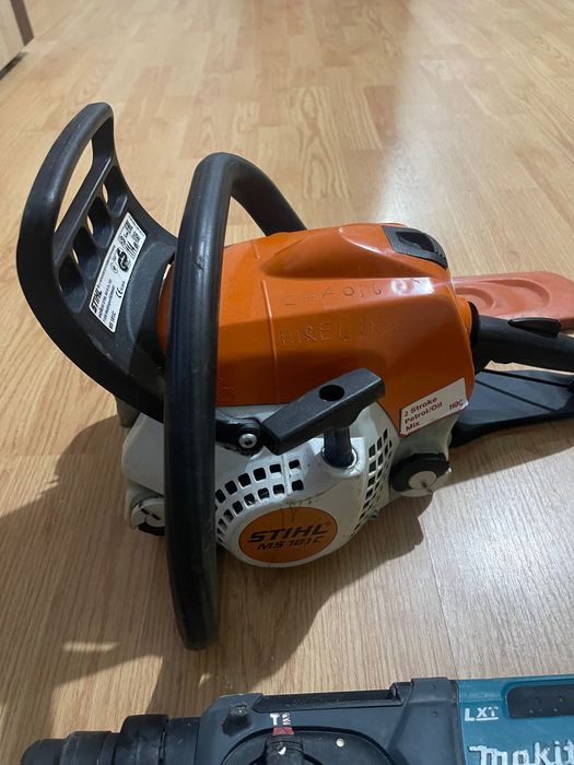 Vând set de scule makita