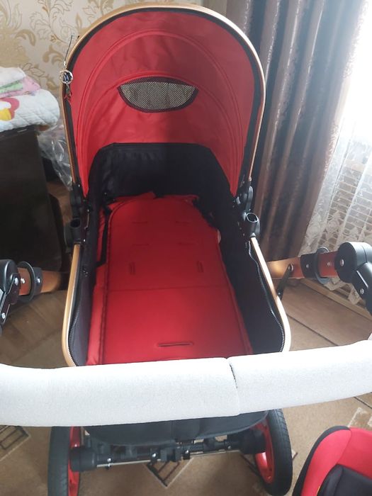 Фирменная Коляска новая