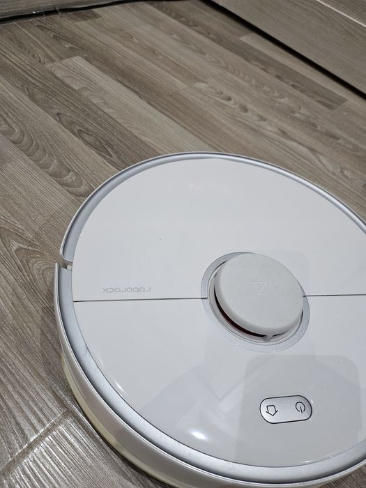 Продам робот пылесос Roborock S5 Max