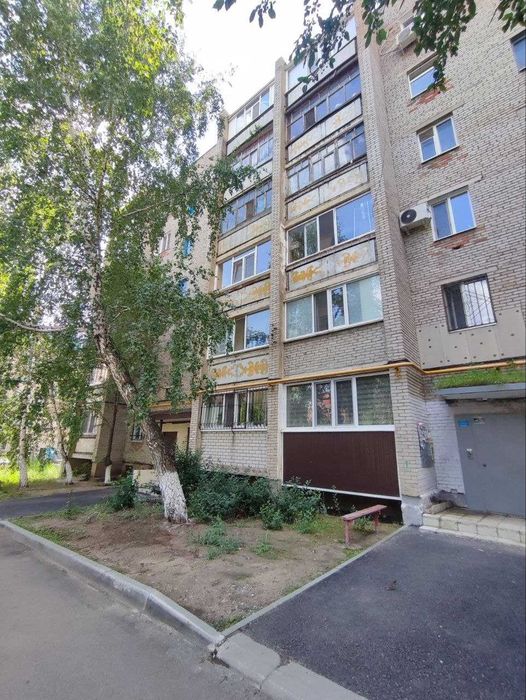 Продам 4 комнатную квартиру
