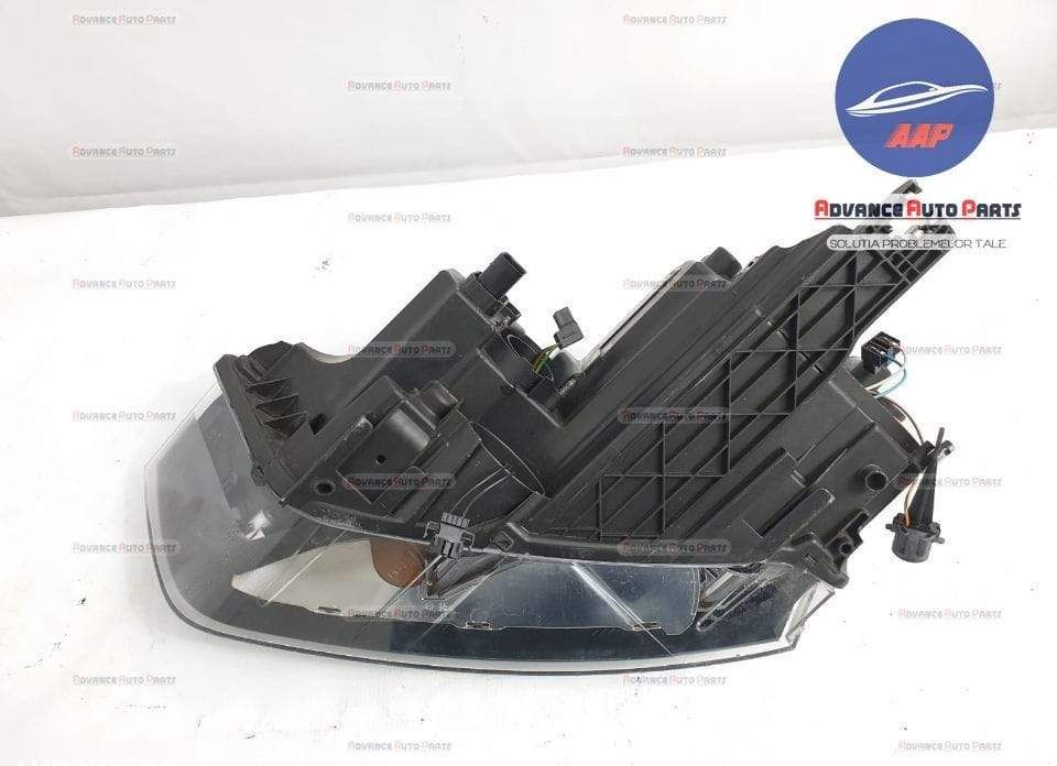 Фар дясно - оригинален халогенен, в добро състояние Ауди / Audi Q3 8U