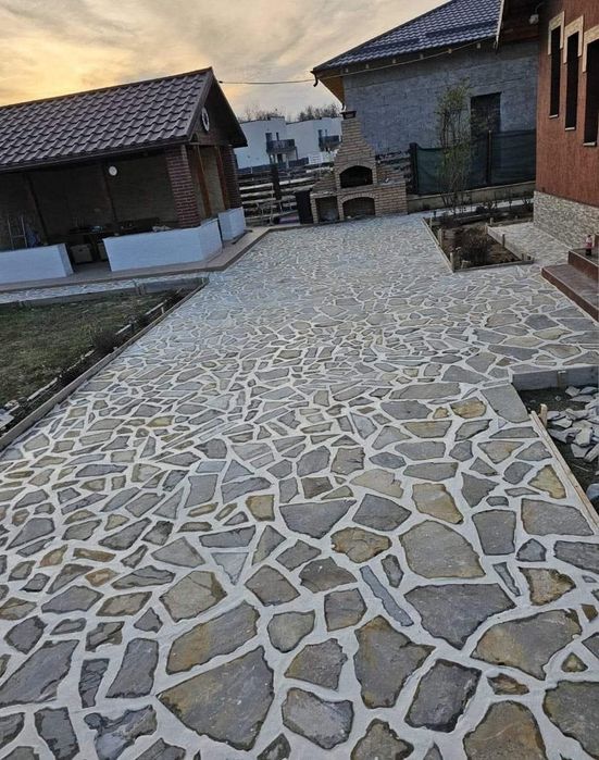 Vand si montez piatra naturala de munte