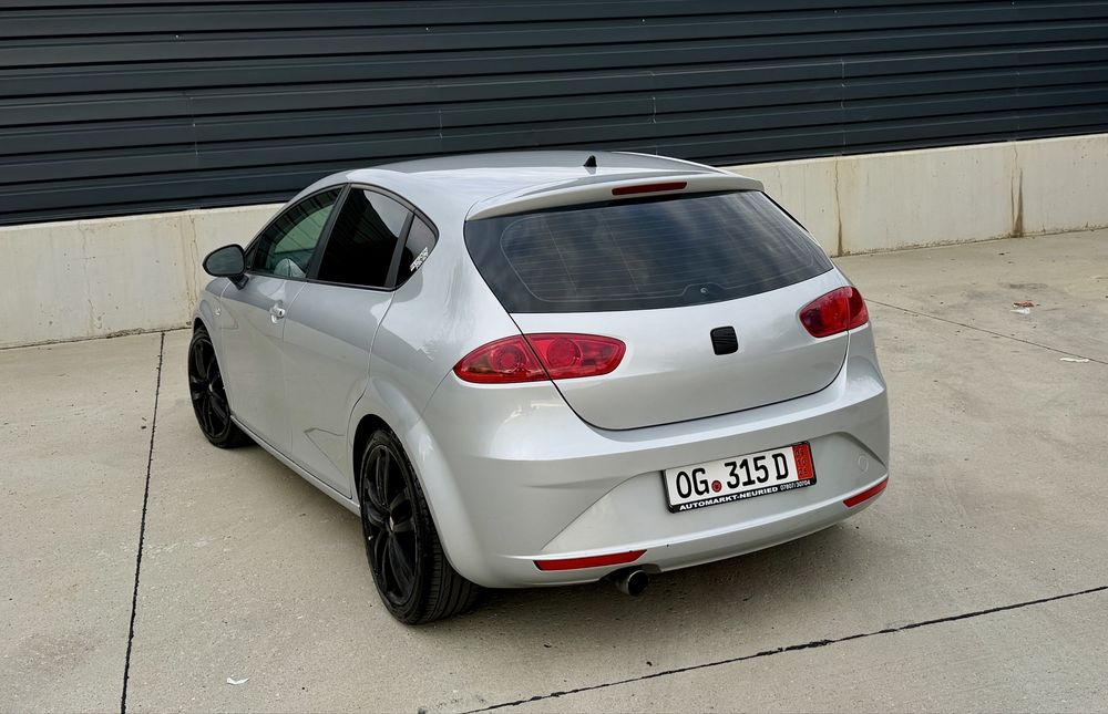 SEAT Leon 2011 — imagine 3