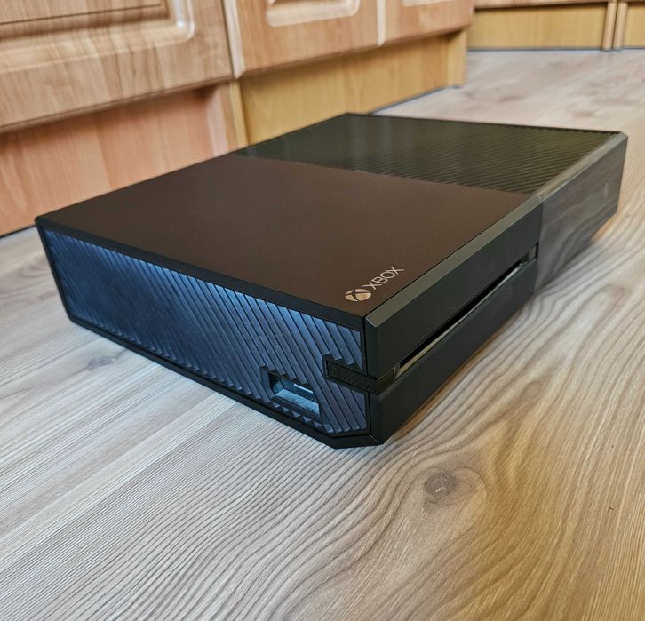 Нов XBOX ONE 1TB + 2 джойстика + 5 топ игри, PS5 PS4 PlayStation 4 5