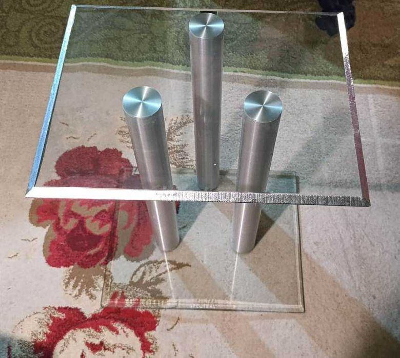 Продаются журнальные столики.