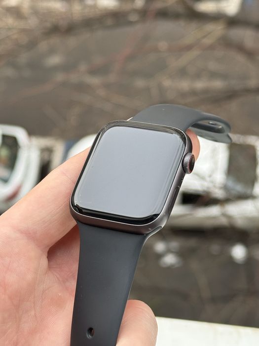 Apple Watch 5 • 44mm • GSM • Full Box