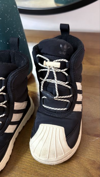 Продам ботинки Adidas