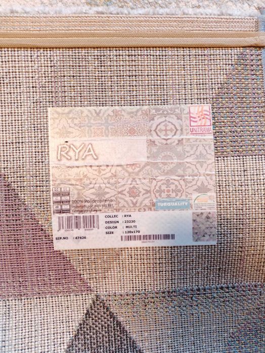 Covor Rya cu motive geometrice