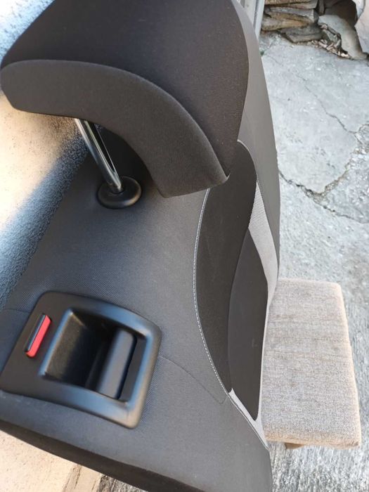 Задна дясна голяма облегалка (Обребка) за Шкода Фабия 3