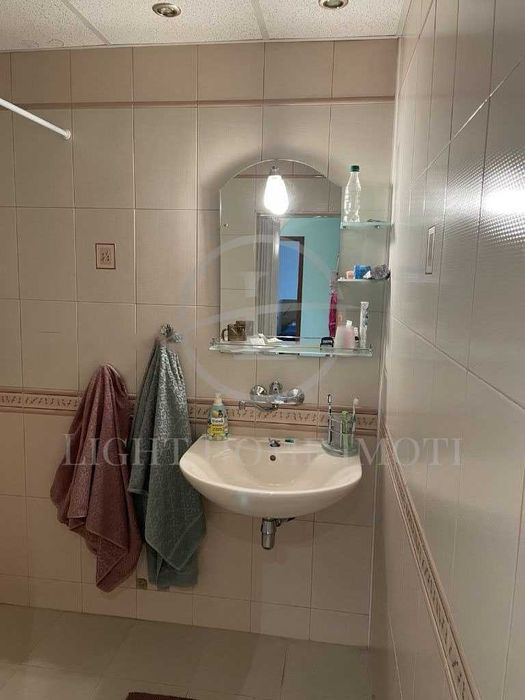 Продава се Тристаен апартамент в Пловдив, Каменица 1 - 110 кв.м за 1855 €/кв.м - Снимка #9