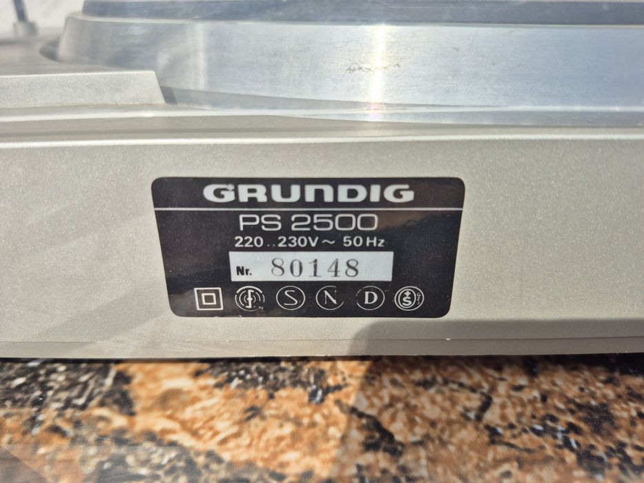 Vând pick-up marca  Grunding,model PS-2500 ,made in Germany - Functional 
- Sunet foarte bun

- Nu a fost probat din acest motiv il declar nefunctiona
