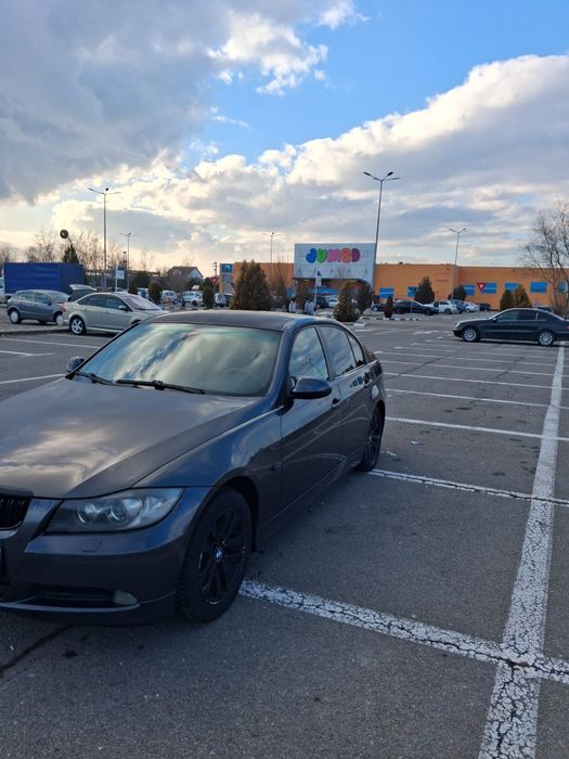 Vând bmw e90 2006 2.0 benzina mașina intrtinuta