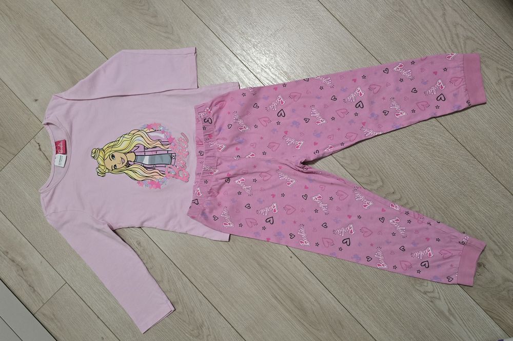 Pijamalele Lcwakiki cu Barbie pt 3 ani