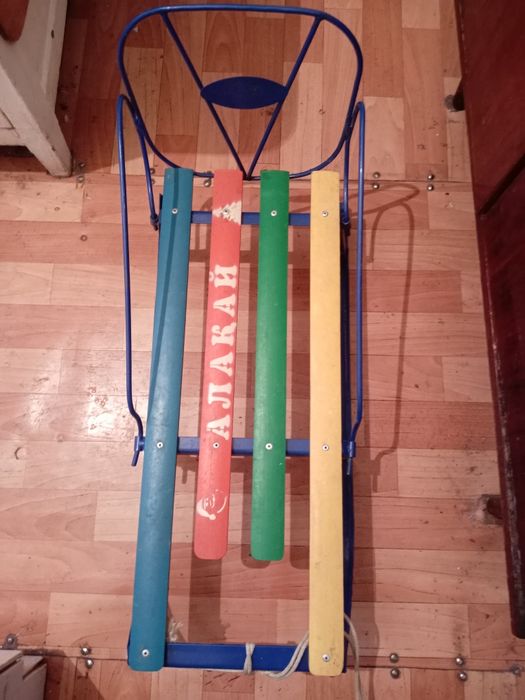 Санки почти новые