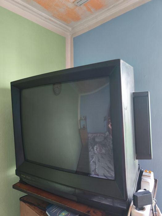 Телевизор Шарп 1993г ушастый в рабочем состоянии