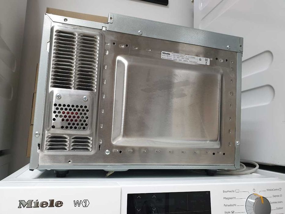 17L - Miele M8151-2 Микровълнова Фурна с Грил за вграждане