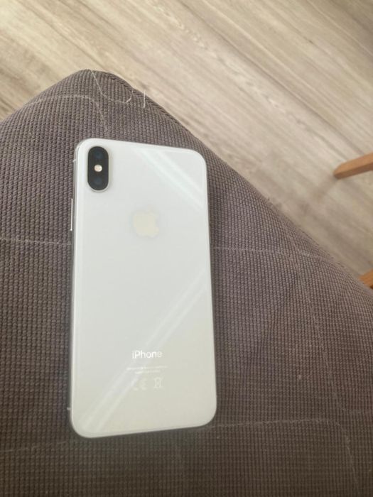 Продается Айфон Х , память 64 ГБ.