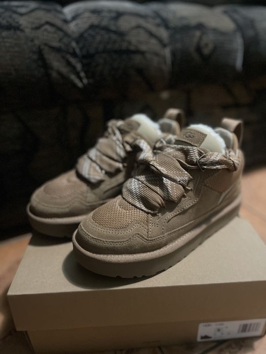 UGG-URI, adidasi femei