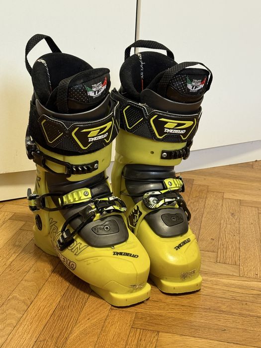 Vând clăpari ski Dalbello Krypton VPro – Flex 130 – Mondo 26 / EU 40