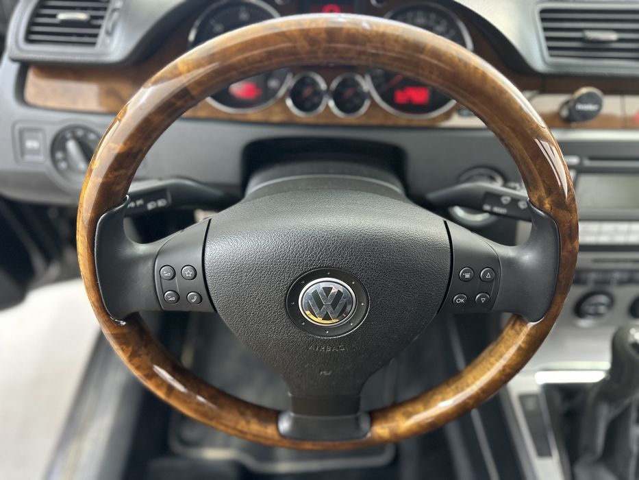 Volan MAHON pentru Vw Passat B6 - NOU -