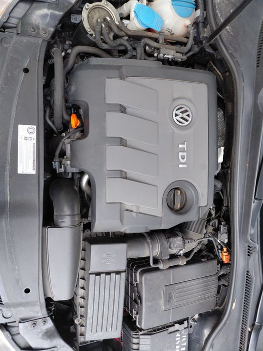 Vând Golf 6 Break 1.6 Tdi 2012